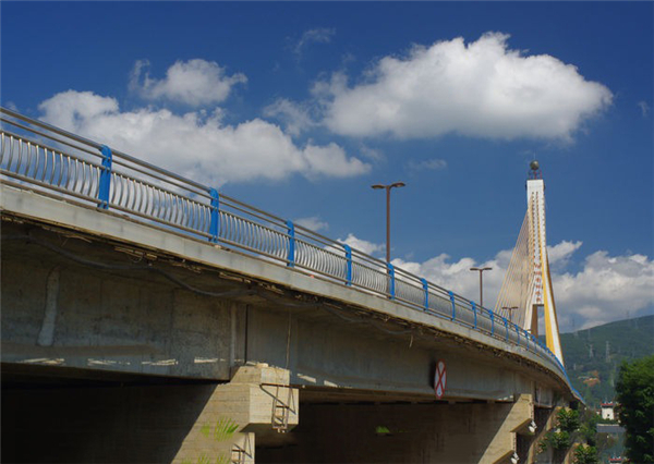 鞍山304不锈钢桥梁护栏：安全、耐用与美观的完美结合